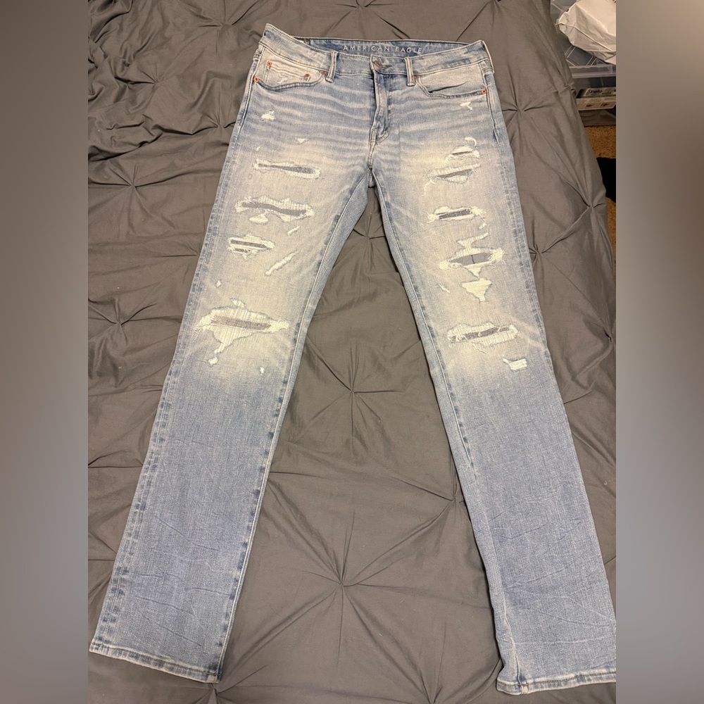 Men’s American Eagle Outfitters Light Blue Slim Jeans, size 33x34